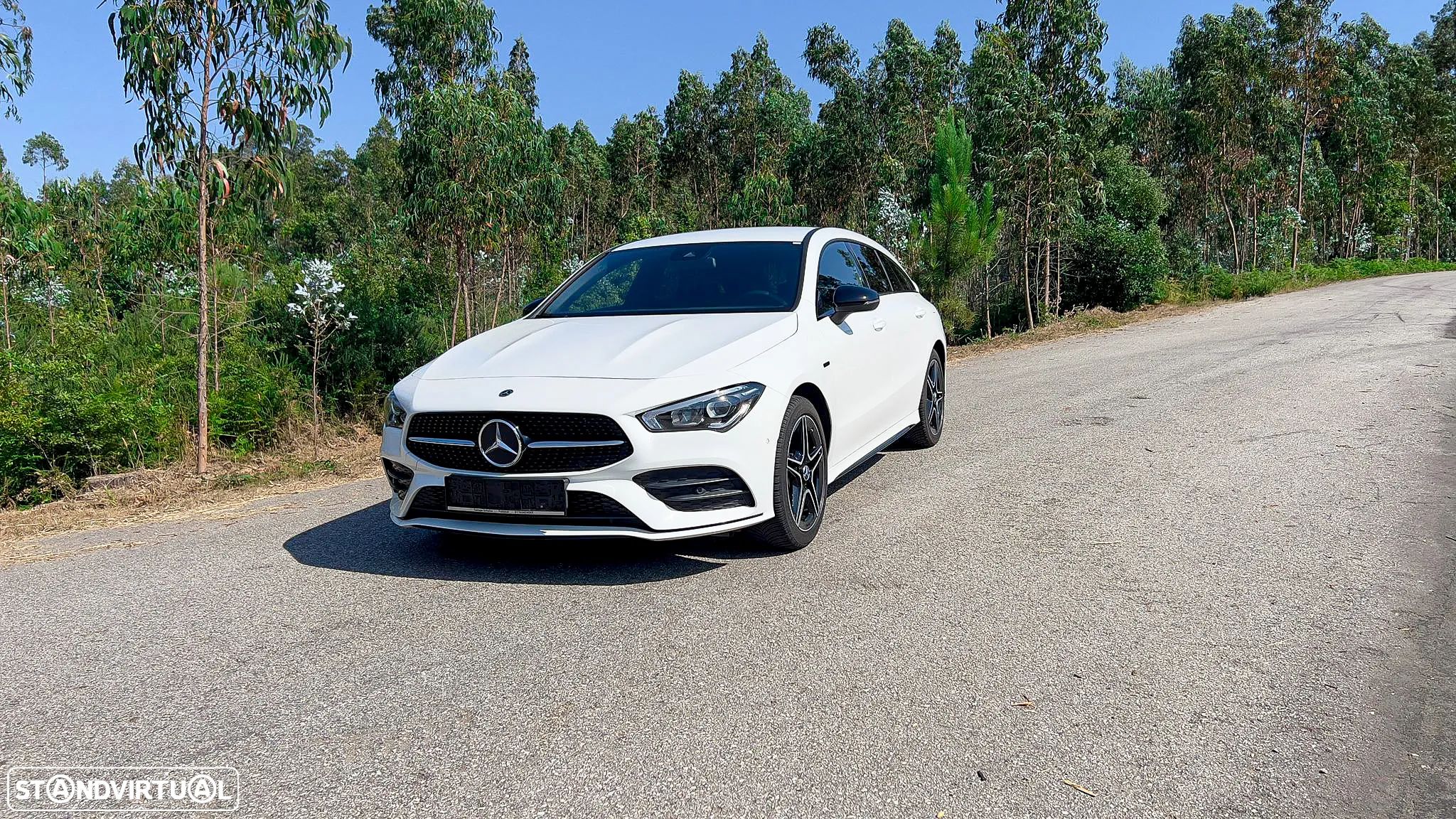 Mercedes-Benz CLA 250 e Shooting Brake AMG Line - 1