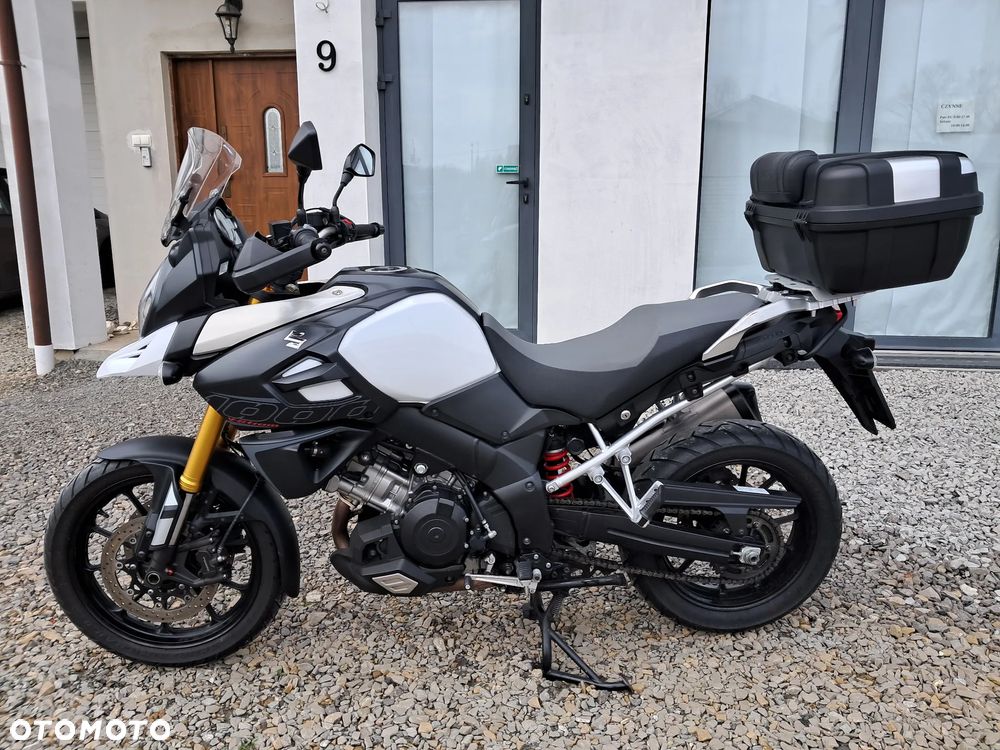 Suzuki V-STROM - 1