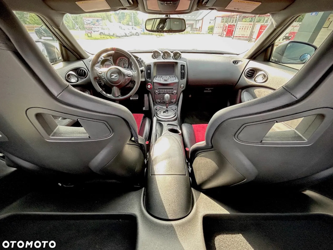 Nissan 370 Z - 34
