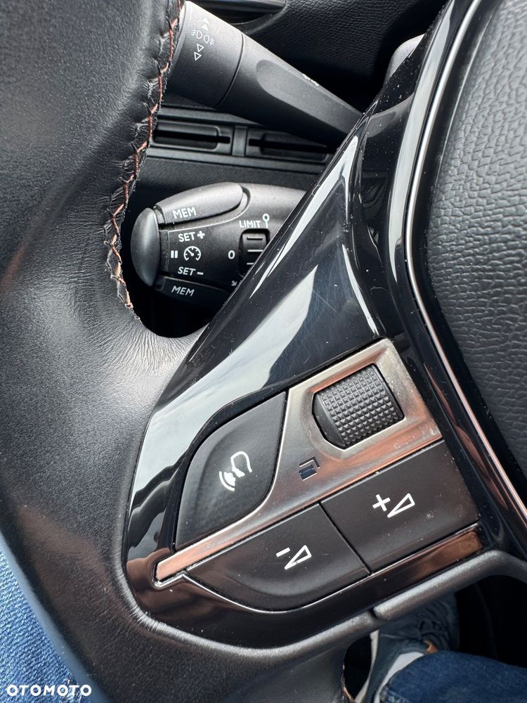 Peugeot 3008 1.2 PureTech Allure S&S - 23