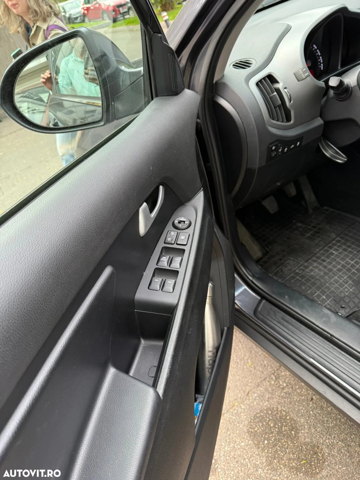 Kia Sportage 1.7 DSL 6MT 4x2 Plus - 12