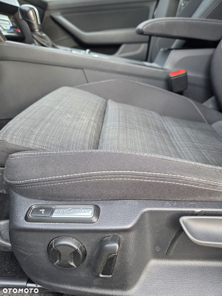Volkswagen Passat - 9