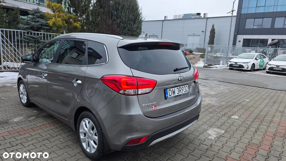 Kia Carens 1.7 CRDi Business Line 7os 7DCT - 2