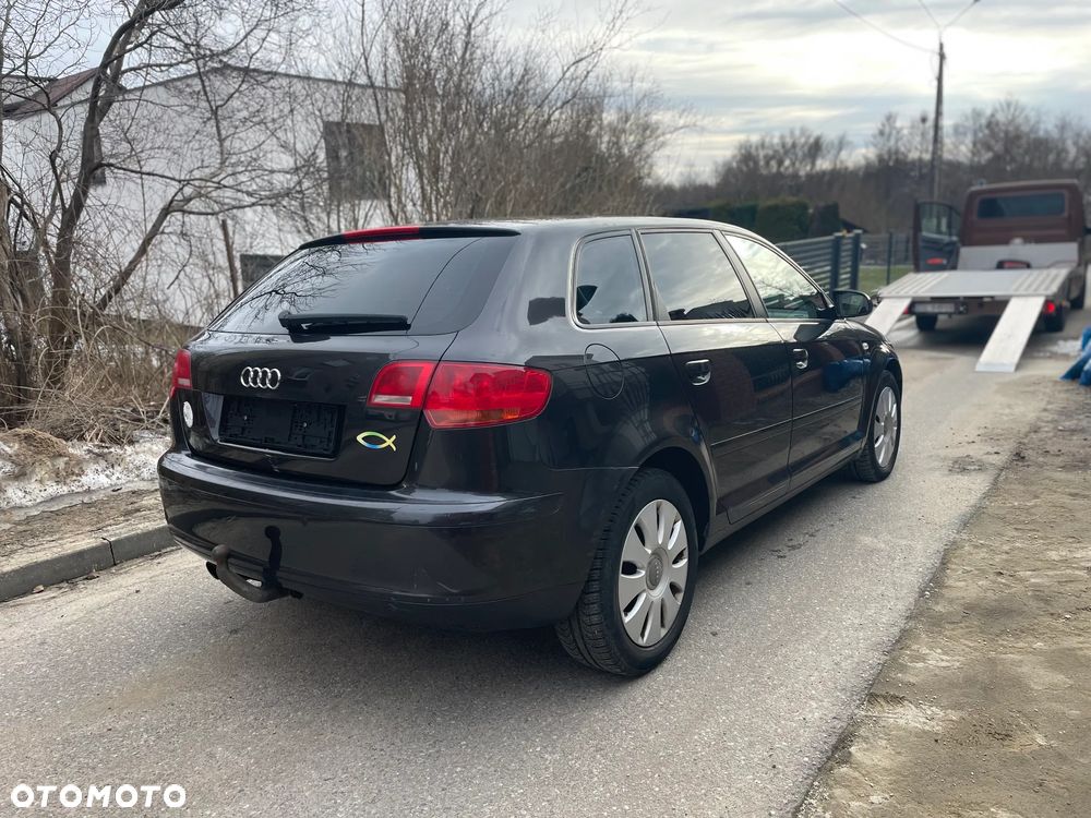 Audi A3 Sportback 2.0 TDI DPF quattro Ambiente - 3