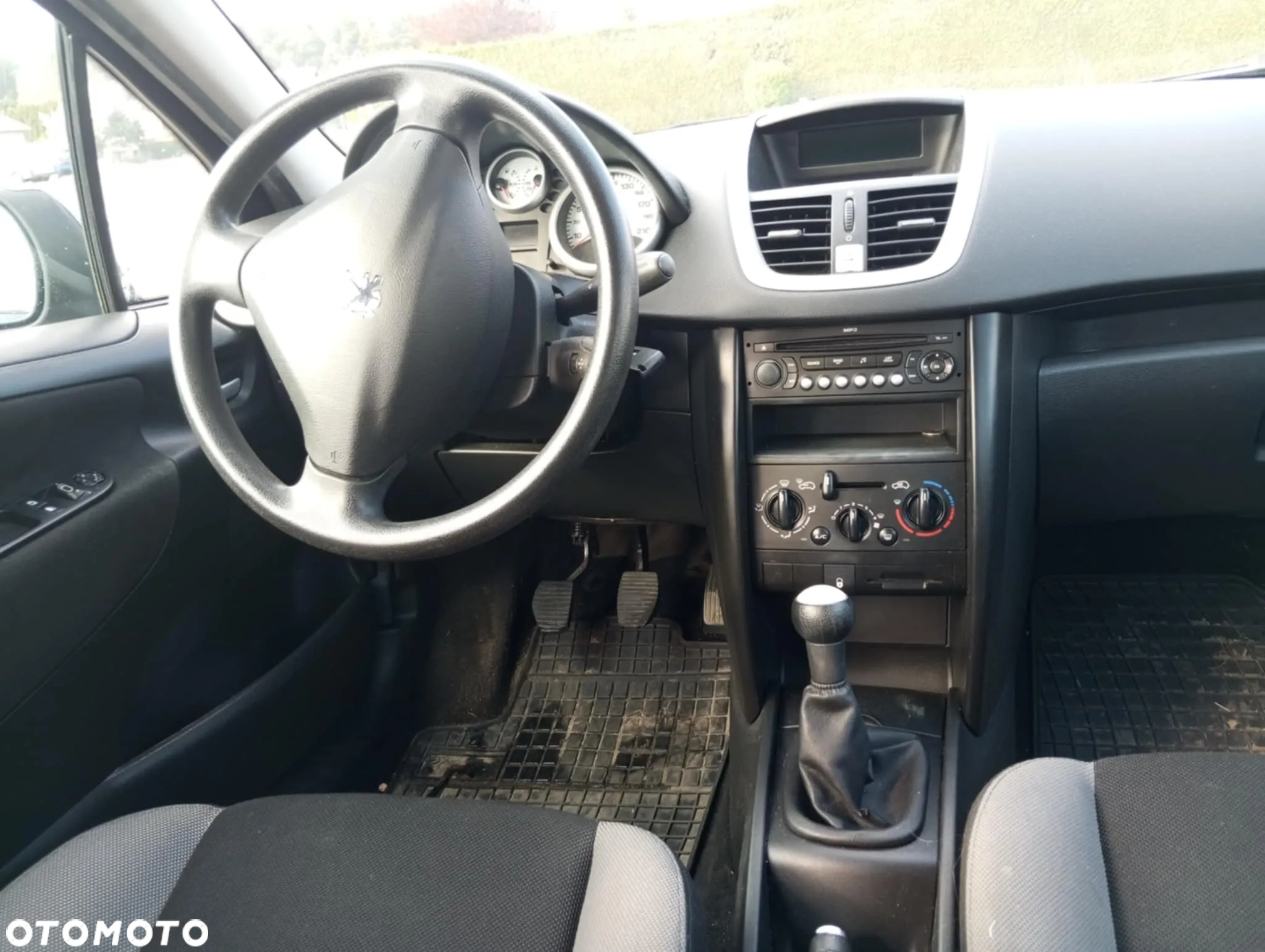 Peugeot 207 - 16