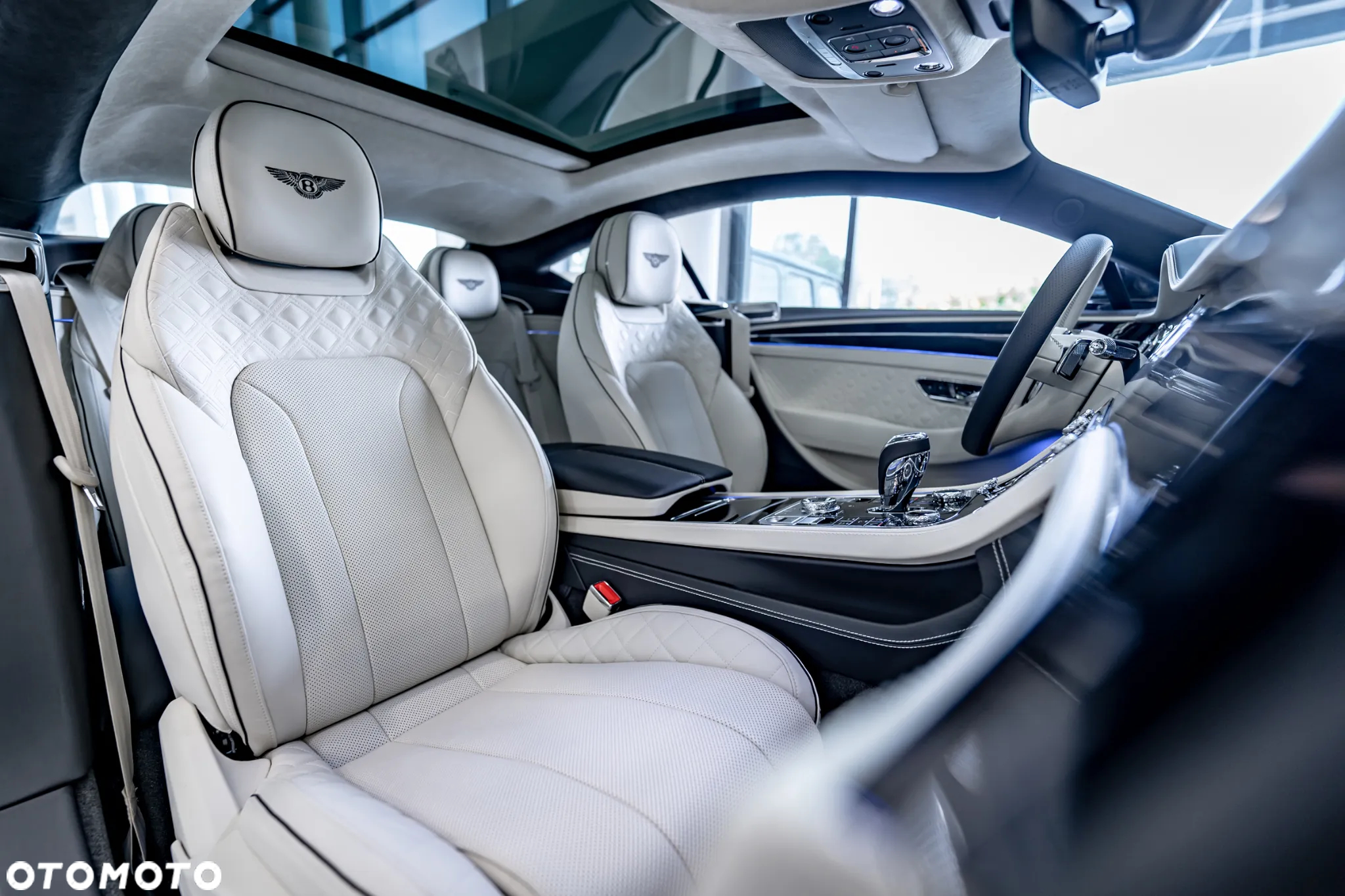 Bentley Continental GT New V8 - 40