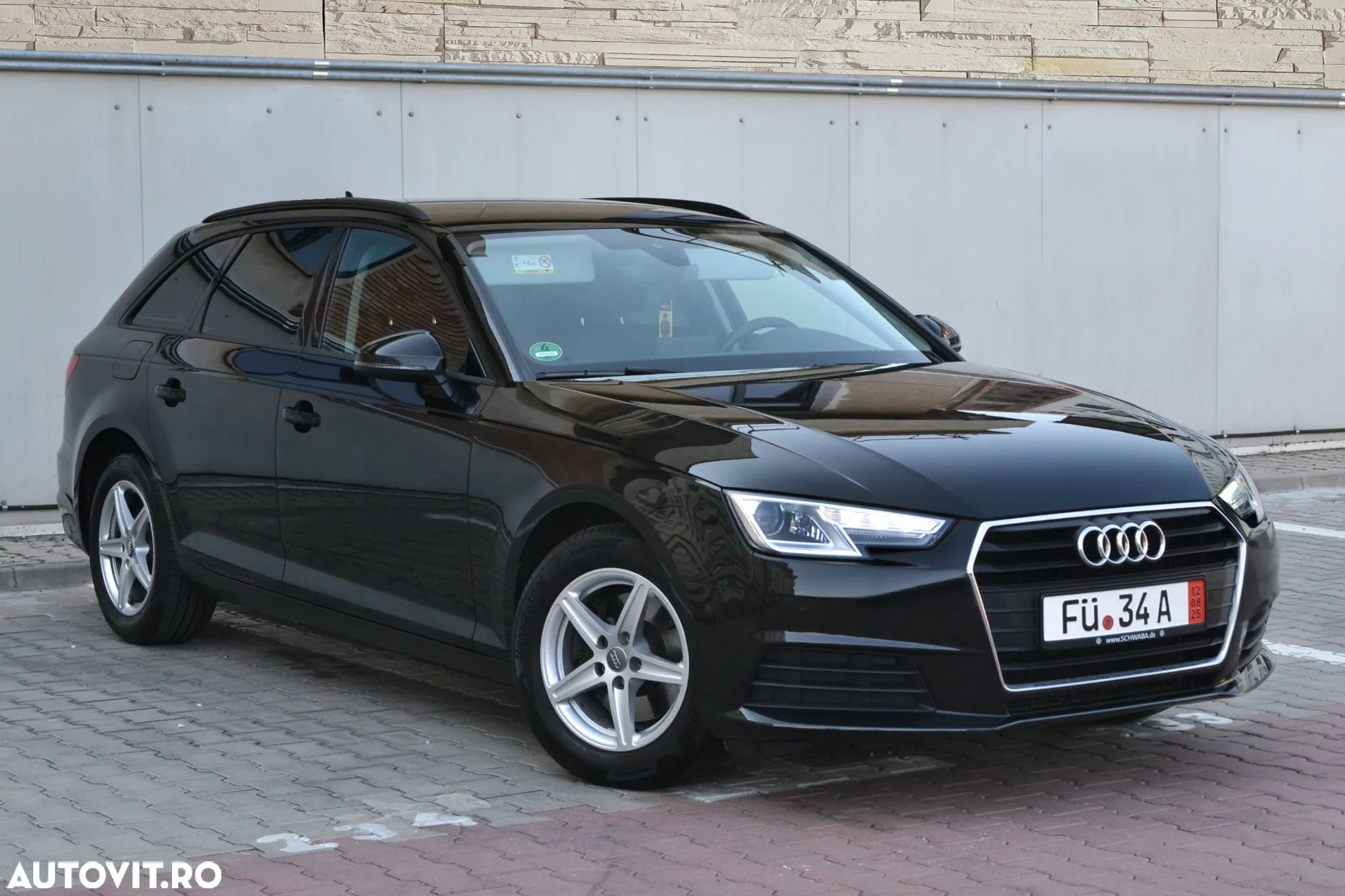 Audi A4 2.0 TDI S tronic - 1