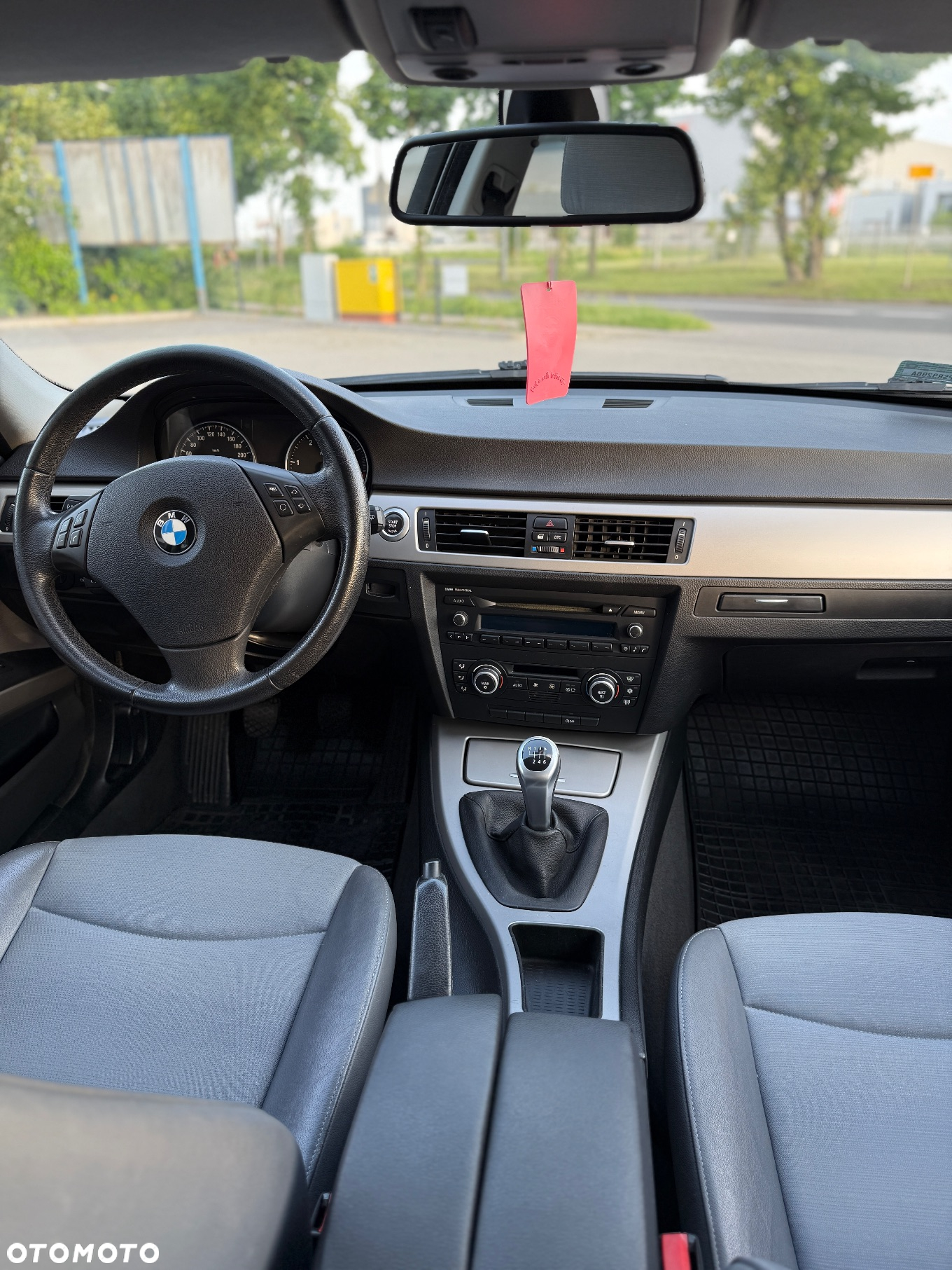 BMW Seria 3 320d DPF Touring - 10