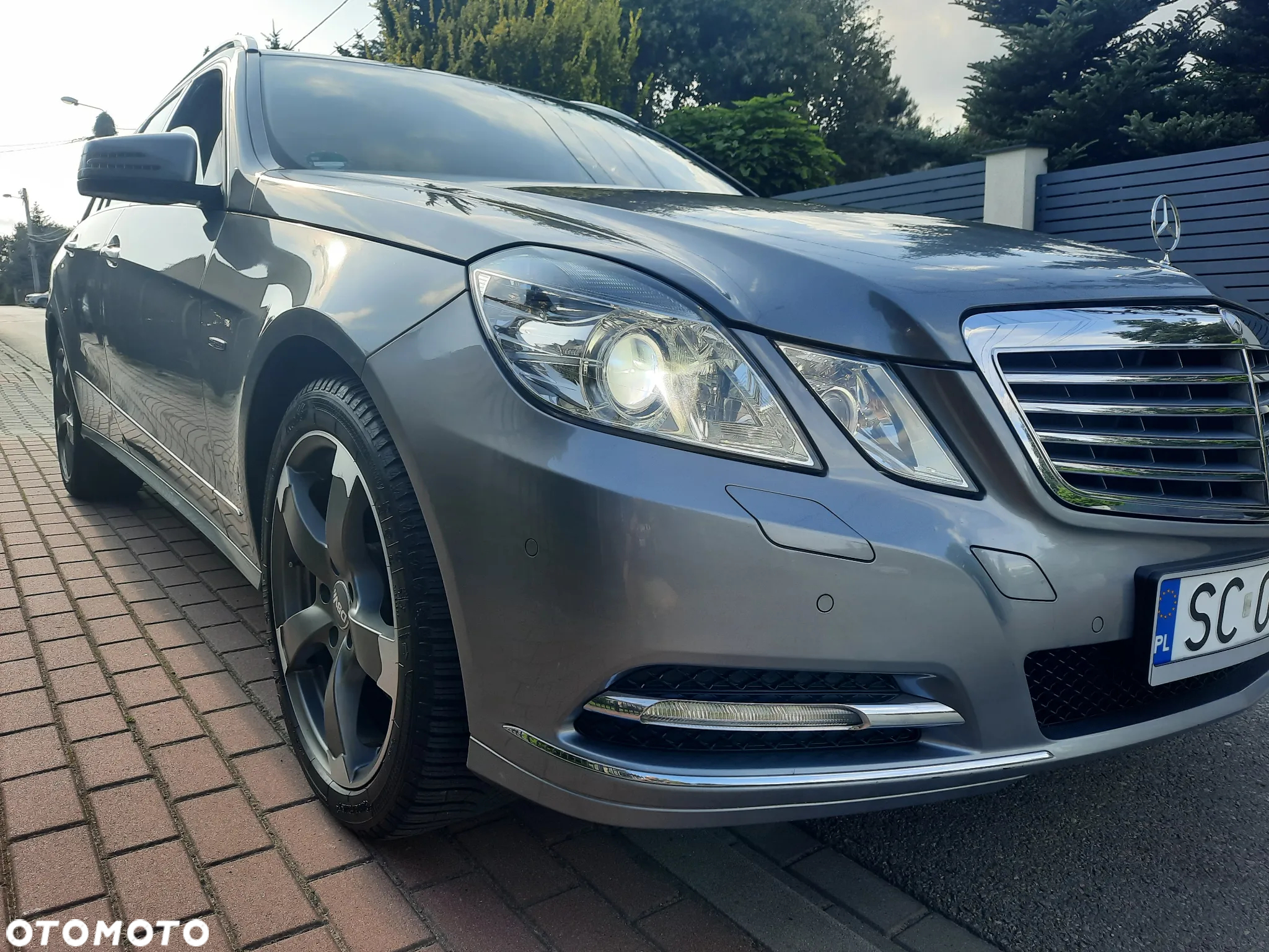 Mercedes-Benz Klasa E 250 T CGI BlueEFFICIENCY 7G-TRONIC - 12