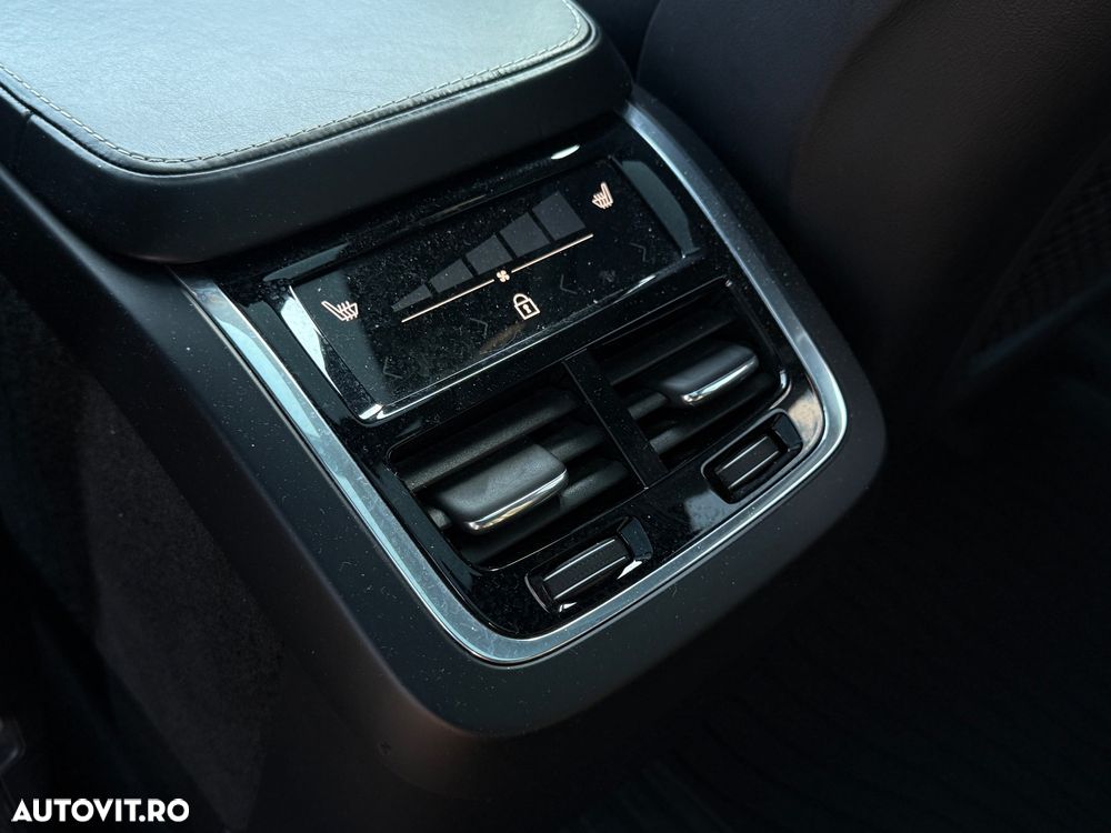 Volvo XC 90 D5 AWD Geartronic RDesign - 21