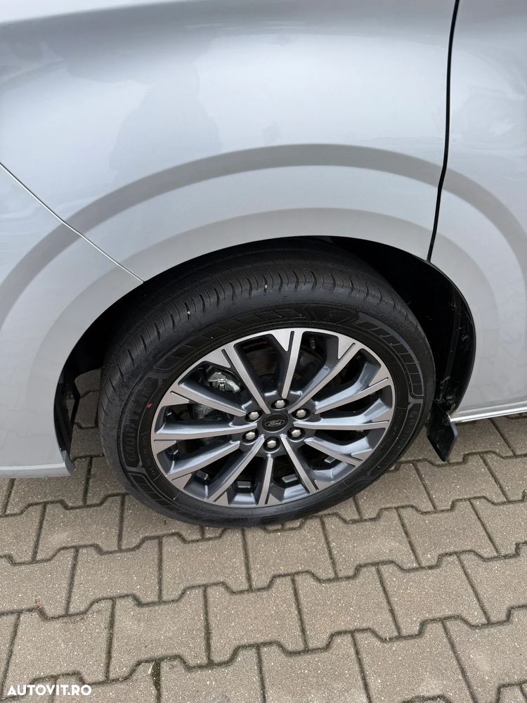 Ford Tourneo Custom - 9