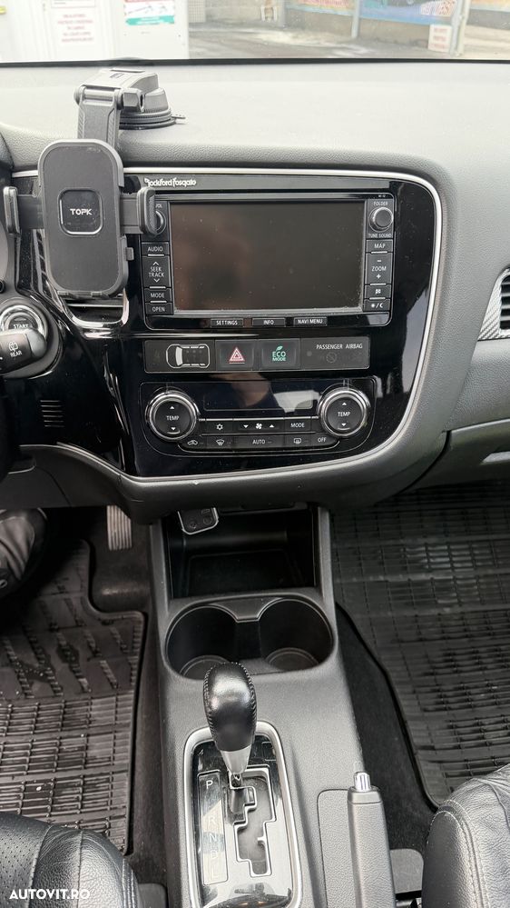 Mitsubishi Outlander - 11