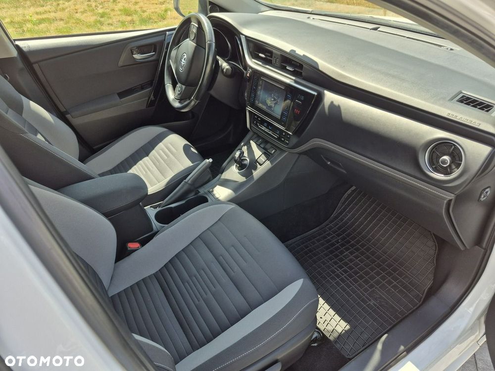 Toyota Auris - 10