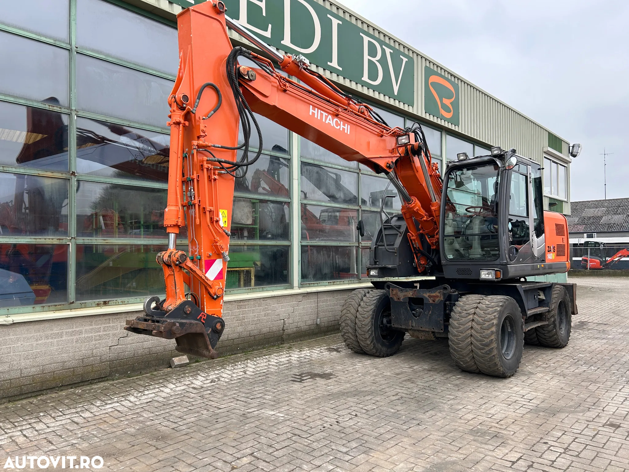 Hitachi ZX 140W-3 - 9