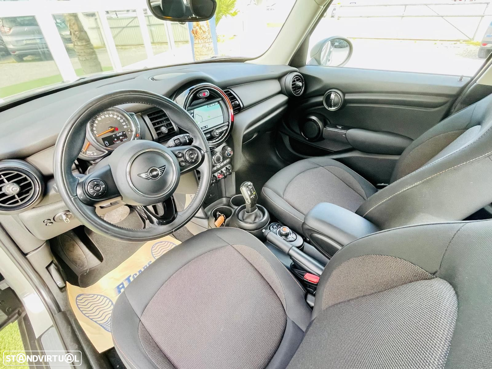 MINI 5 Portas One Auto - 12