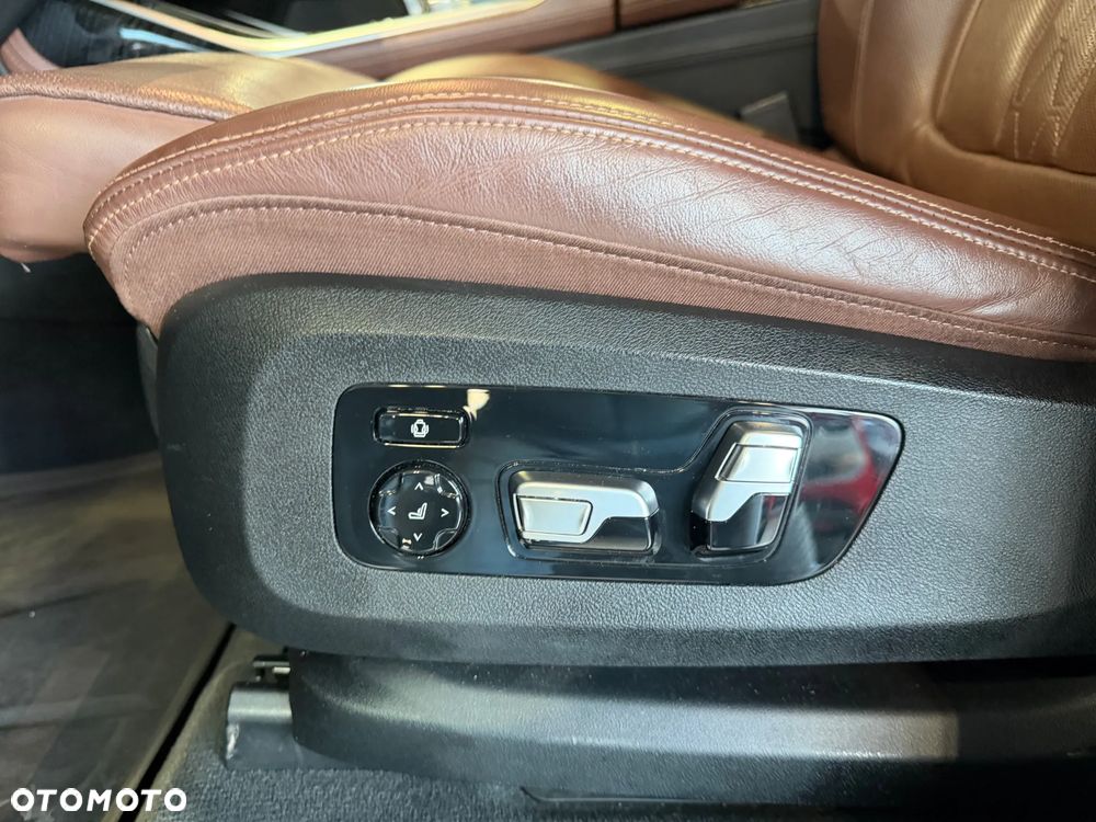 BMW X7 - 14
