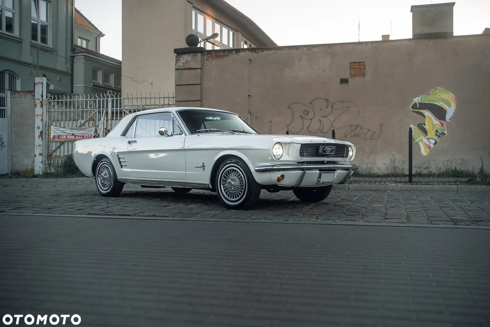 Ford Mustang - 34