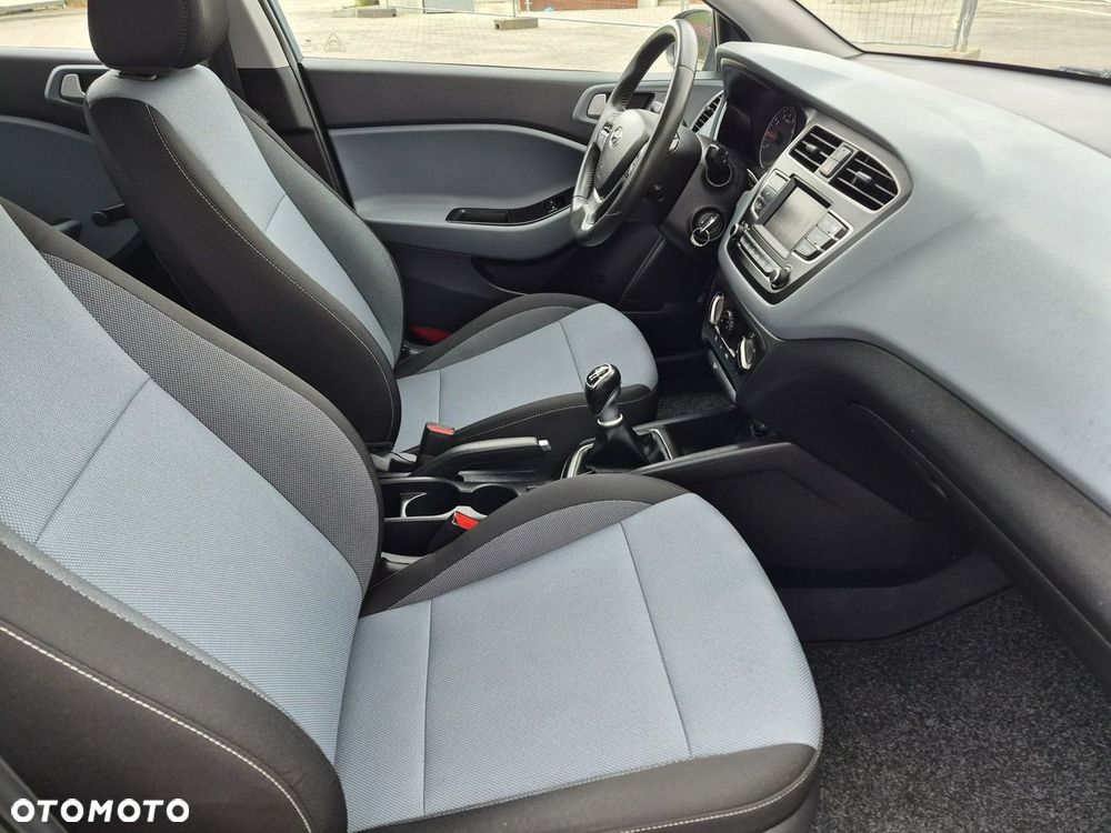 Hyundai i20 - 23