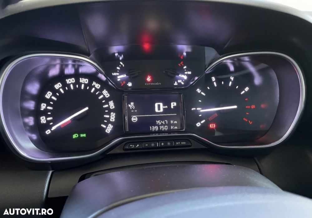 Citroën C3 AIRCROSS BlueHDI 120 Stop & Start EAT6 SHINE PACK - 29