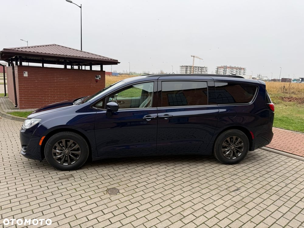 Chrysler Pacifica - 13