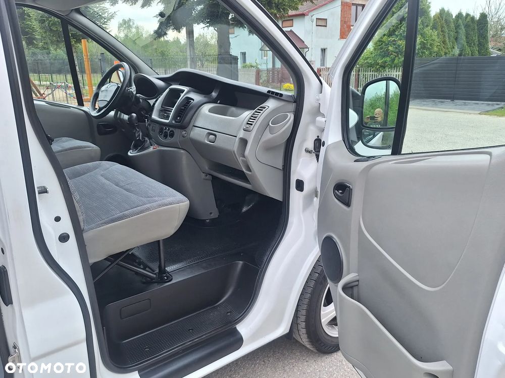 Opel Vivaro - 10