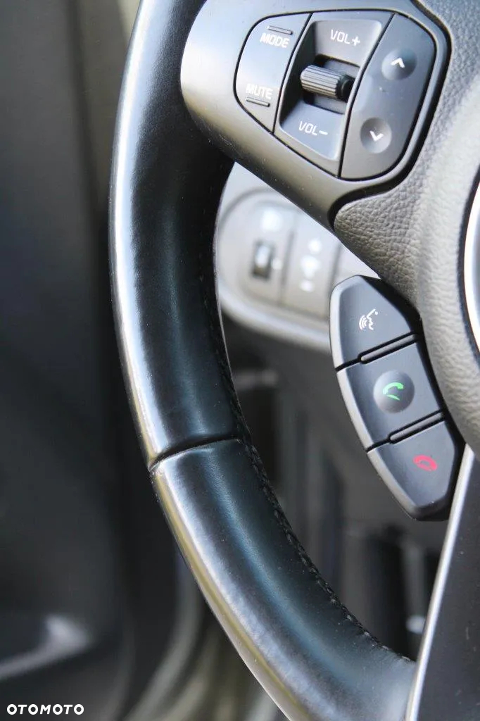 Kia Carens 1.7 CRDi XL 7os - 28