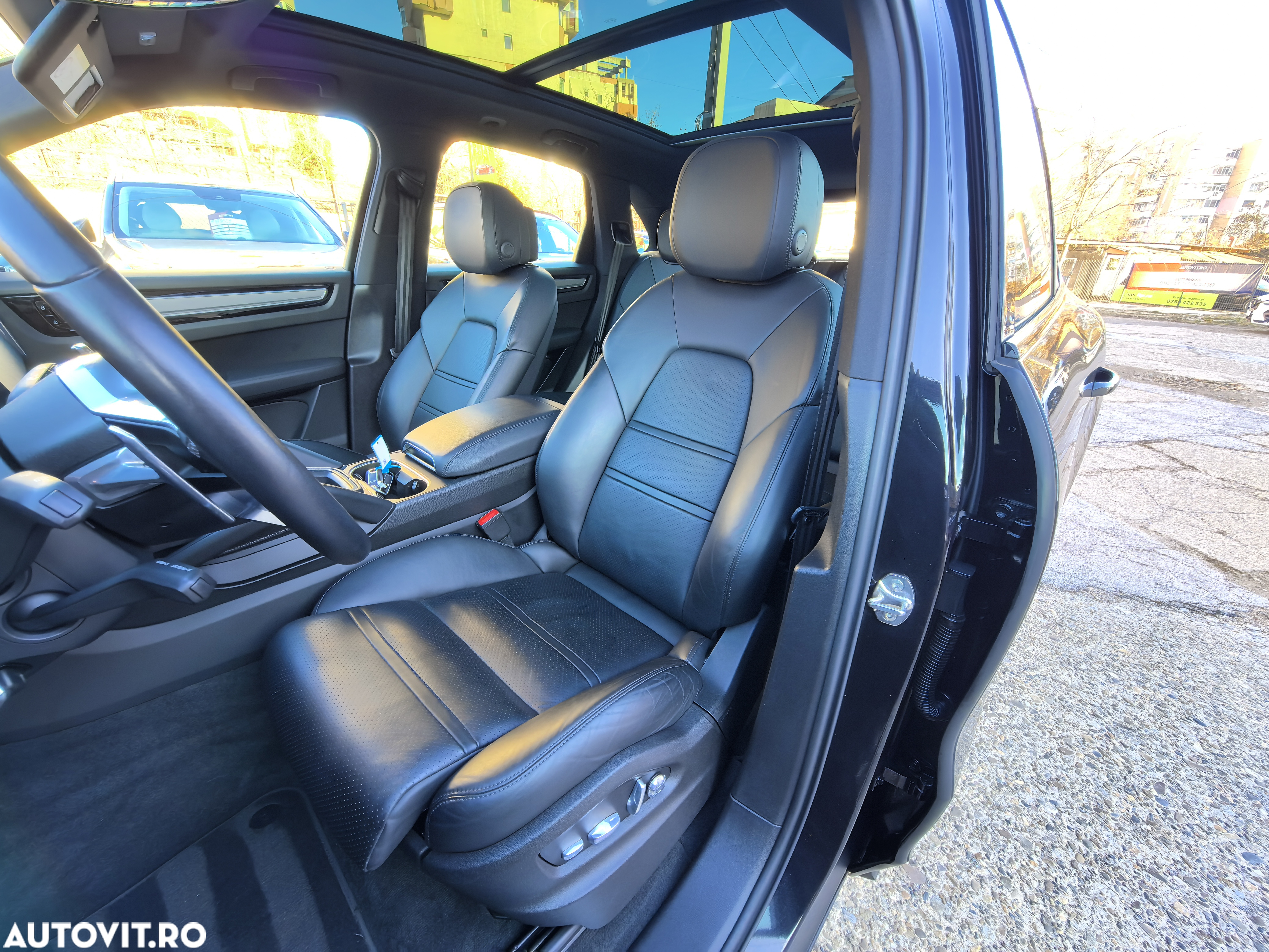 Porsche Cayenne E-Hybrid Tiptronic S Platinum Edition - 26