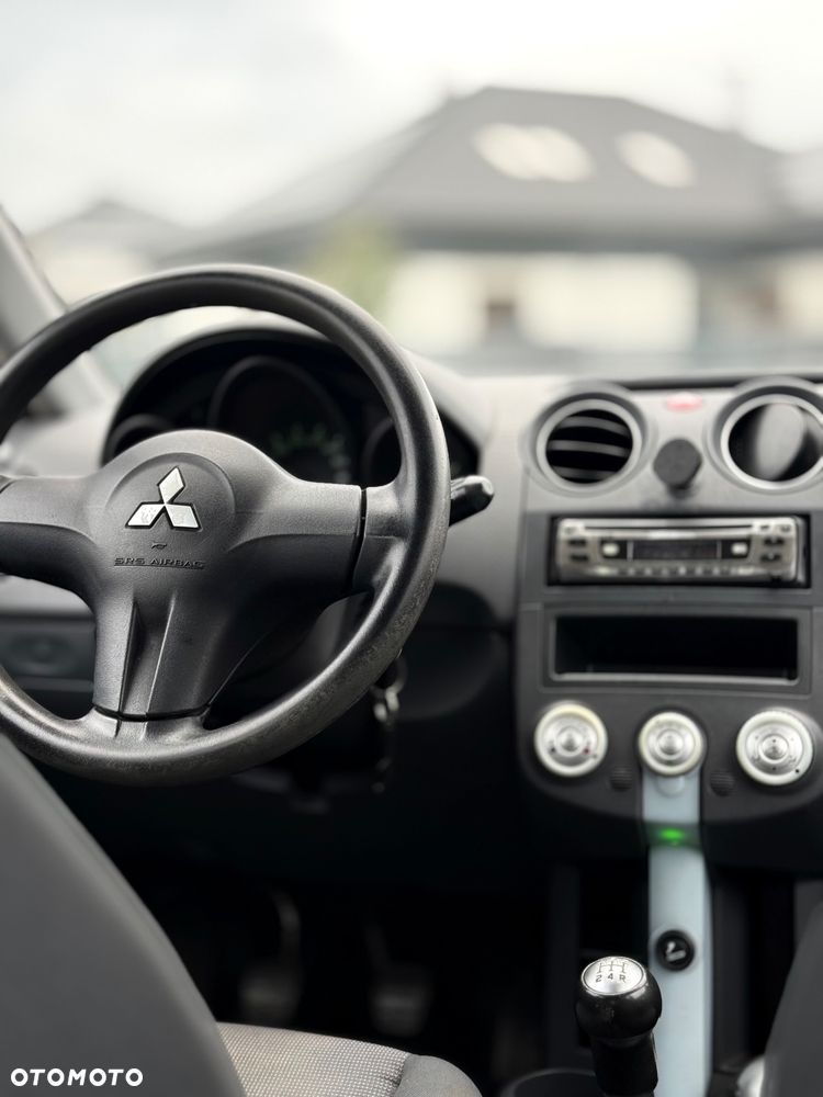 Mitsubishi Colt - 9