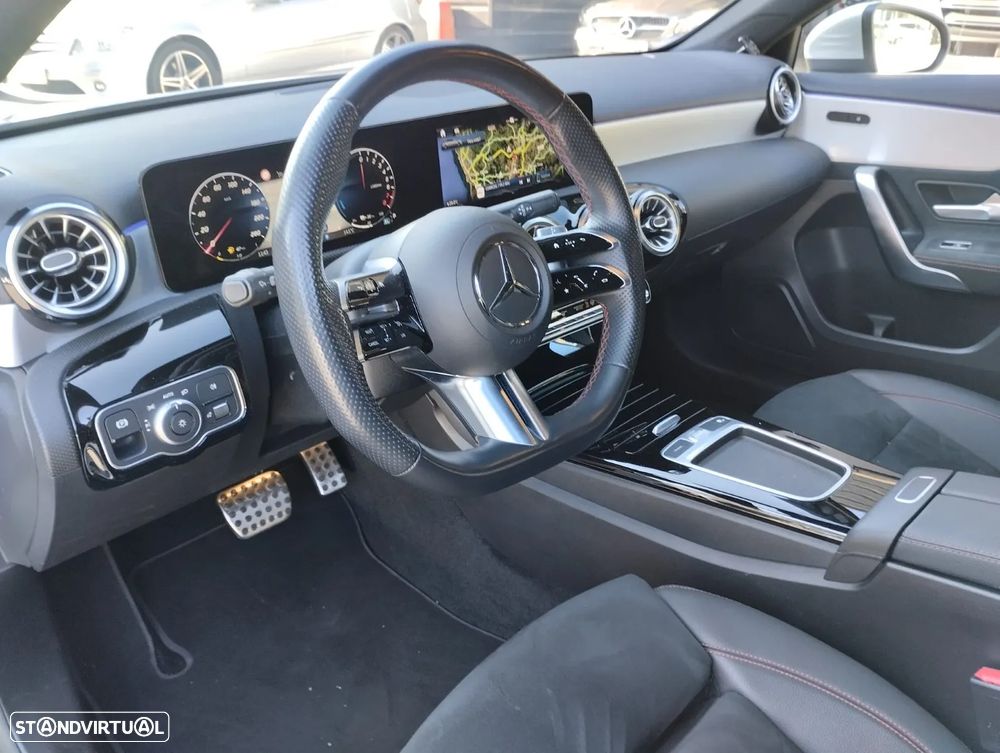 Mercedes-Benz A 250 e AMG Line - 2