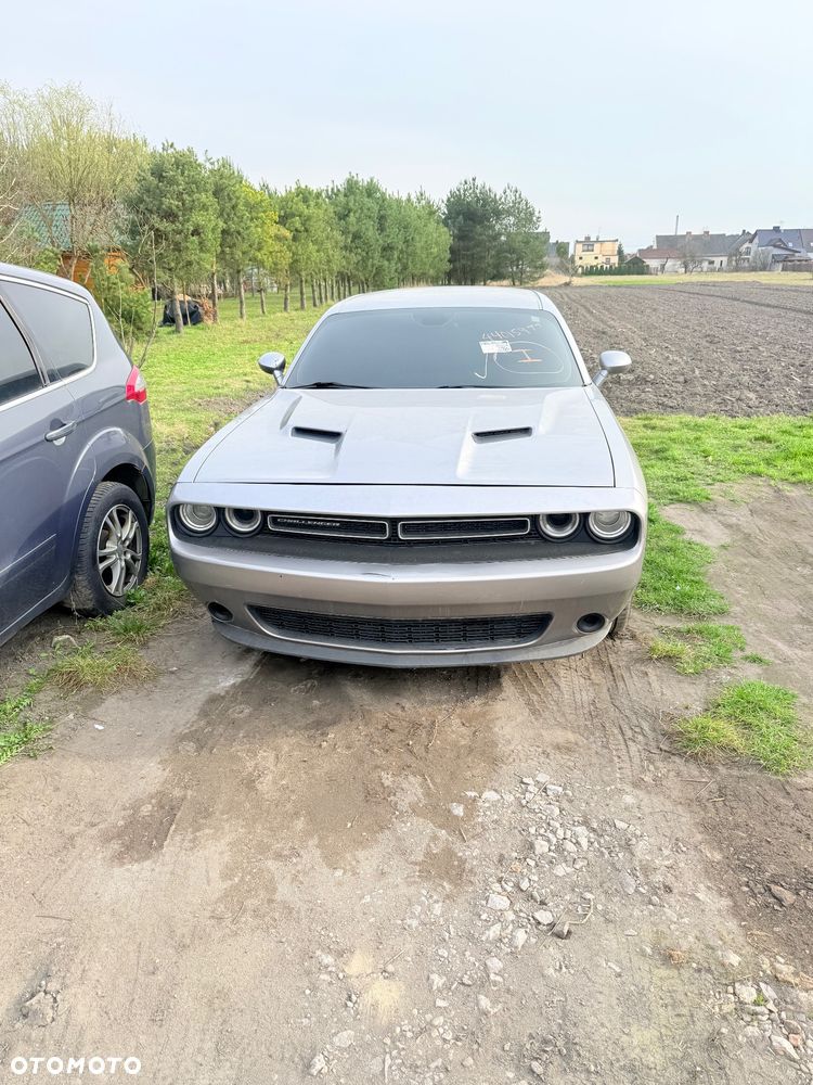 Dodge Challenger - 1