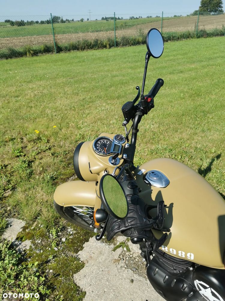 Royal Enfield Classic - 2