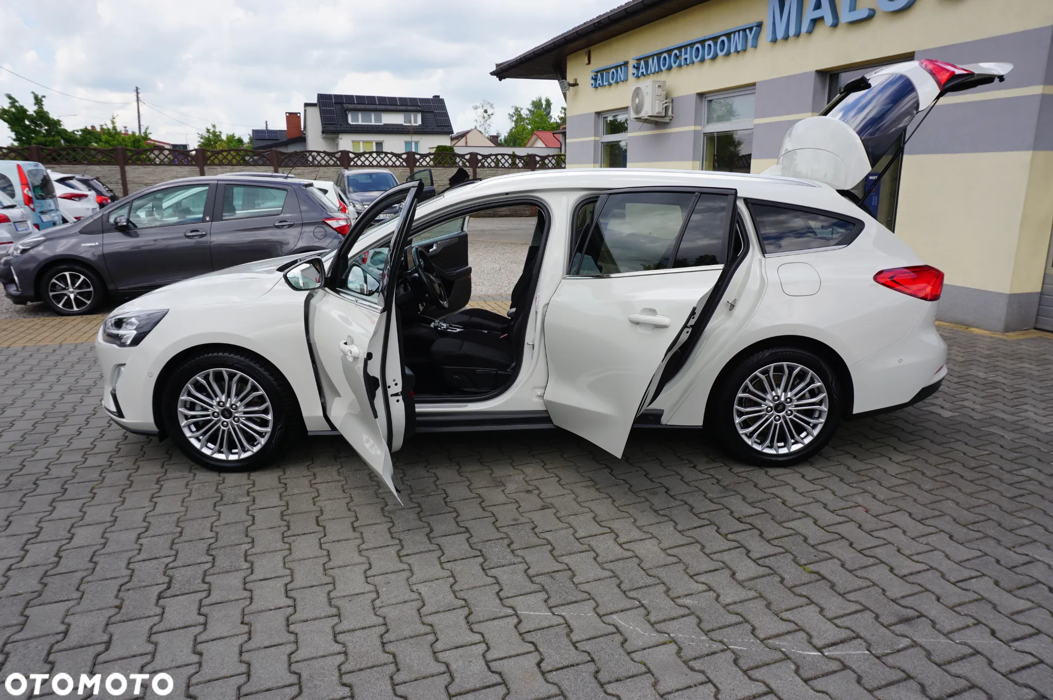 Ford Focus Turnier 2.0 EcoBlue Start-Stopp-System TITANIUM - 17