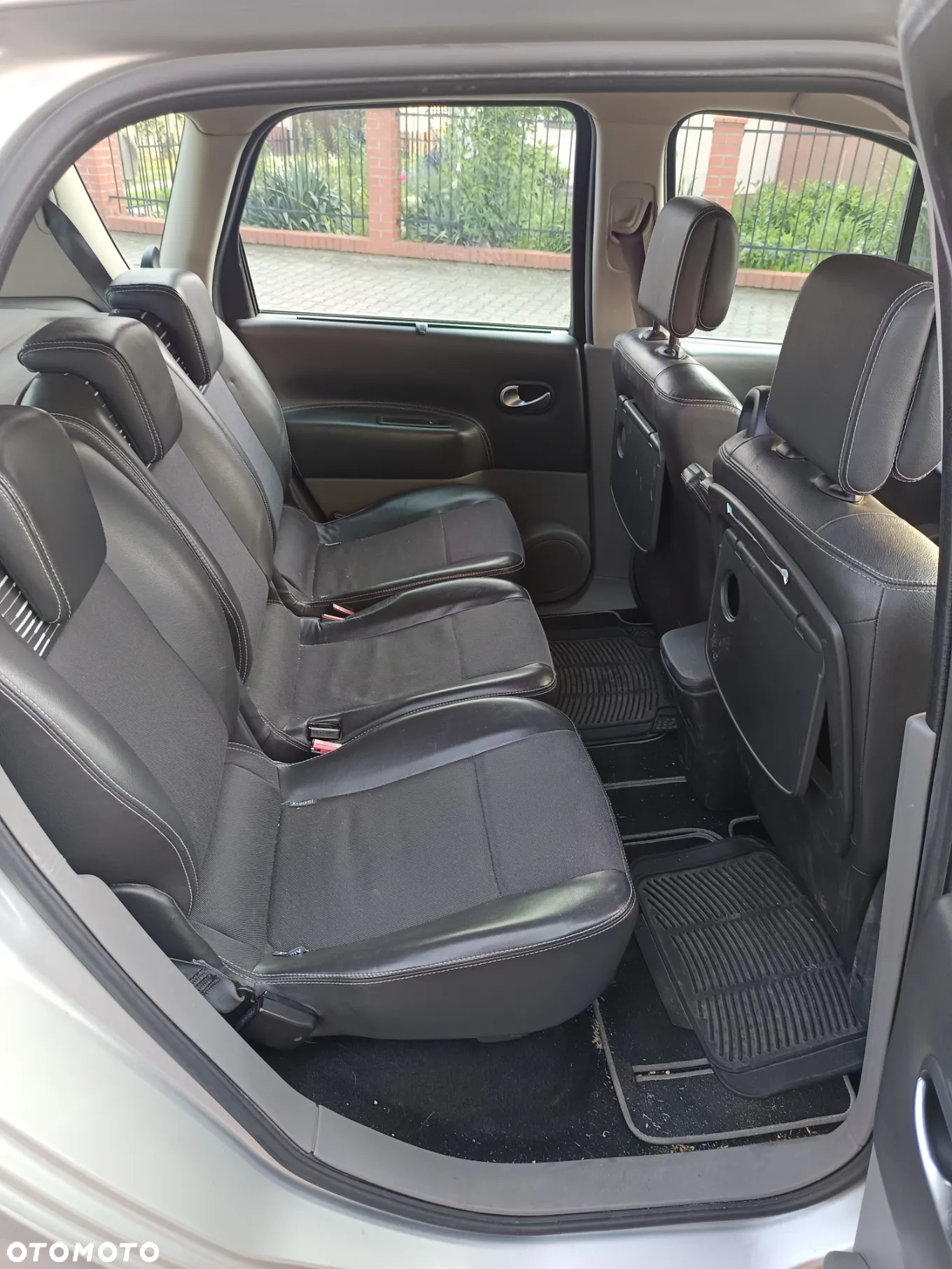 Renault Scenic 2.0 16V Emotion - 7
