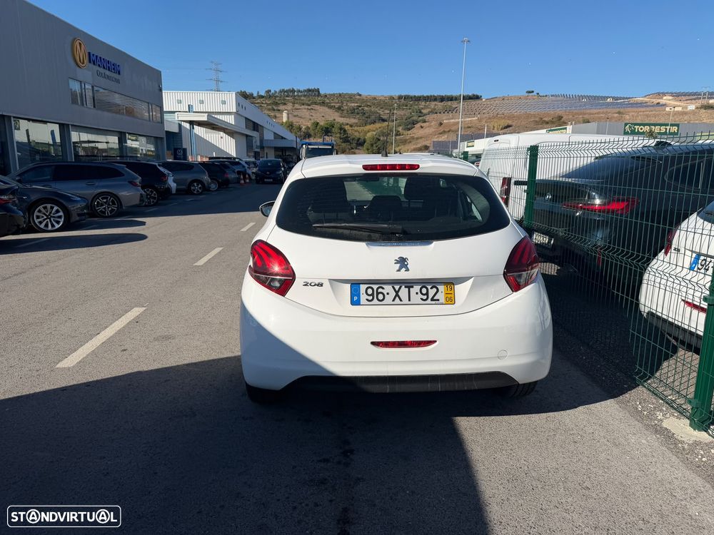 Peugeot 208 - 3