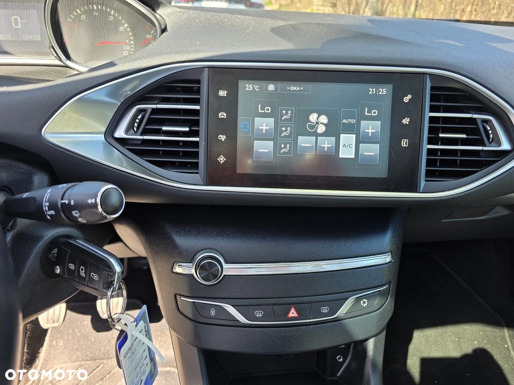Peugeot 308 1.2 PureTech Business Line S&S - 14