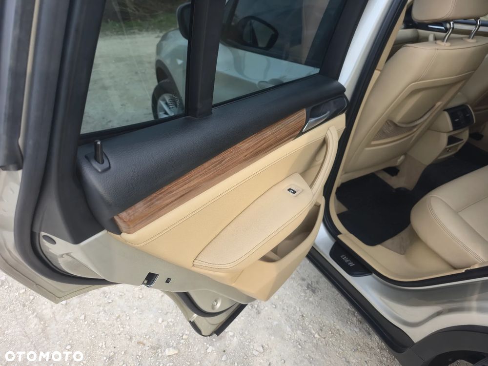 BMW X3 xDrive28i Sport-Aut Advantage - 16