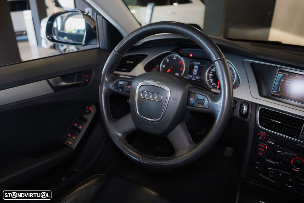 Audi A4 2.0 TDI Advance - 32