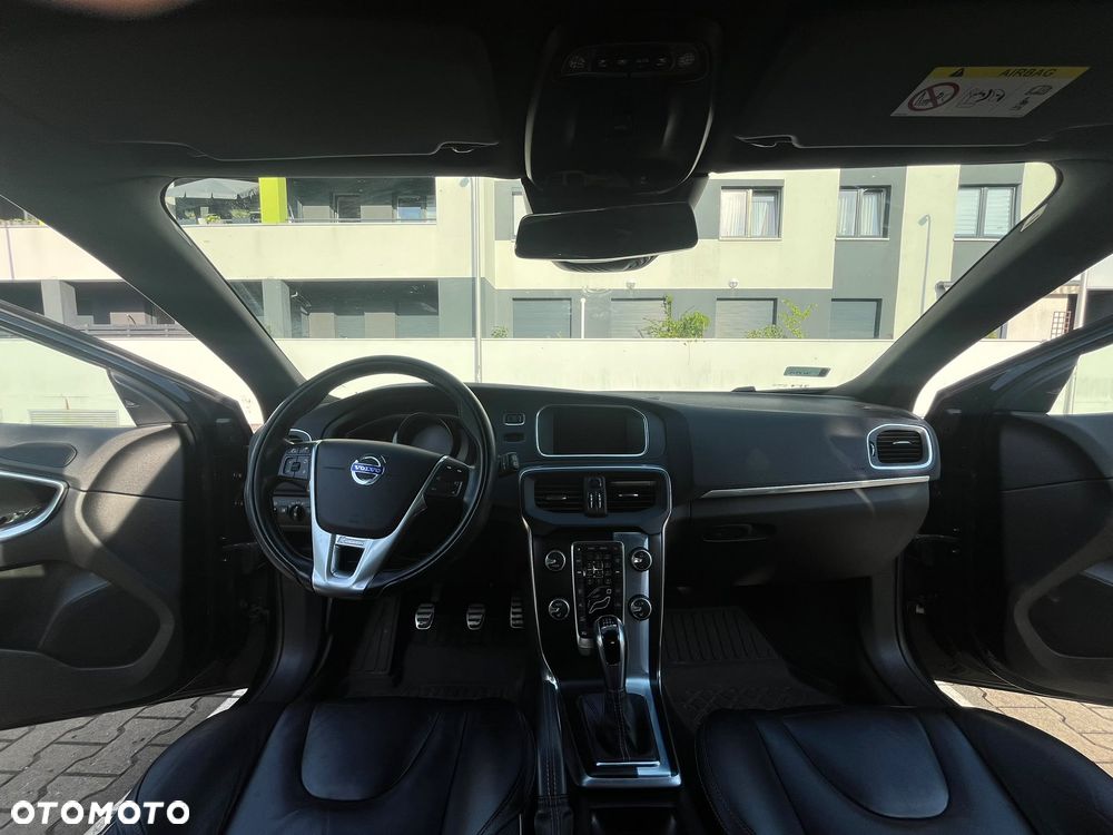 Volvo V40 D4 Drive-E R-Design Momentum - 8