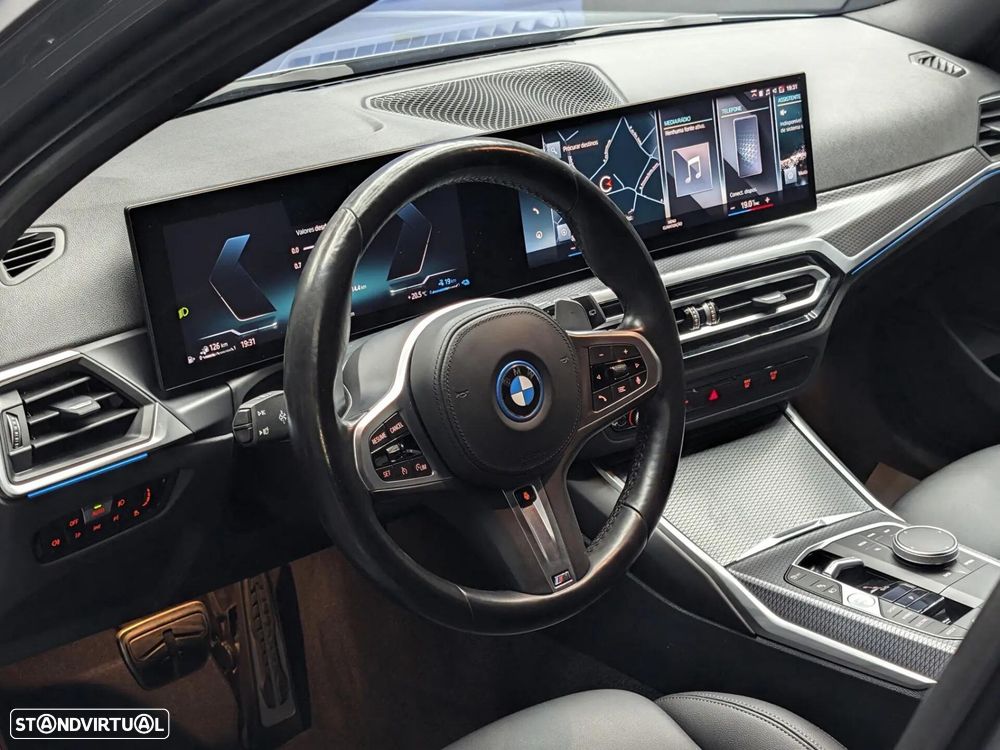 BMW 320 e Pack Desportivo M Auto - 19