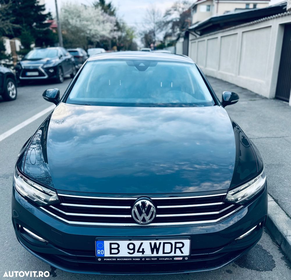 Volkswagen Passat 1.6 TDI DSG Comfortline - 1