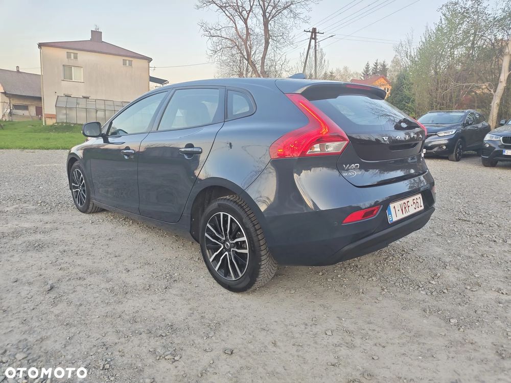 Volvo V40 D2 Momentum - 3