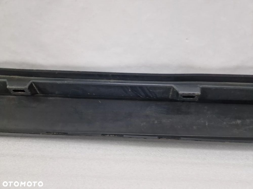 VW PASSAT B7 3AA 10- PRAWA LISTWA PROGOWA / NAKŁADKA PROGU , NR 3AA853092C / 3AA853856 , NR AUKCJI PR432 - 14