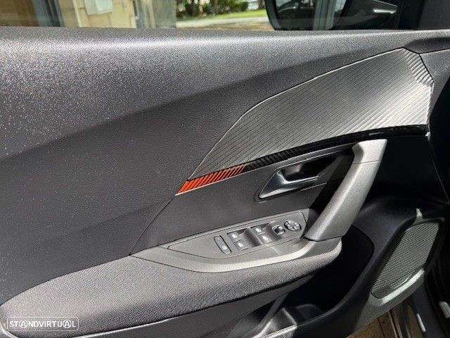 Peugeot 2008 1.2 PureTech Active Pack - 11