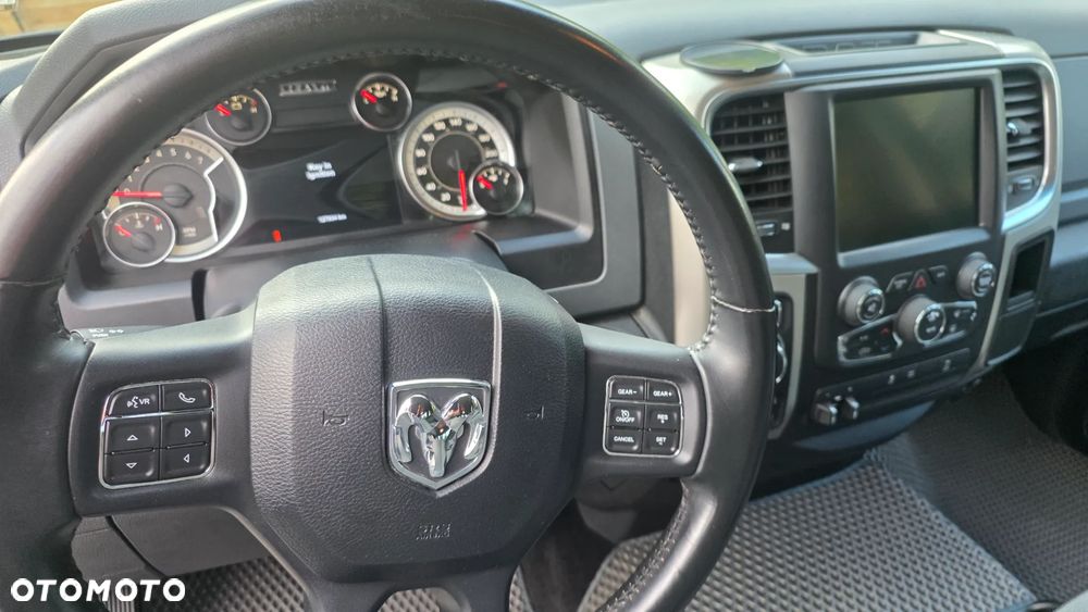 Dodge RAM - 8
