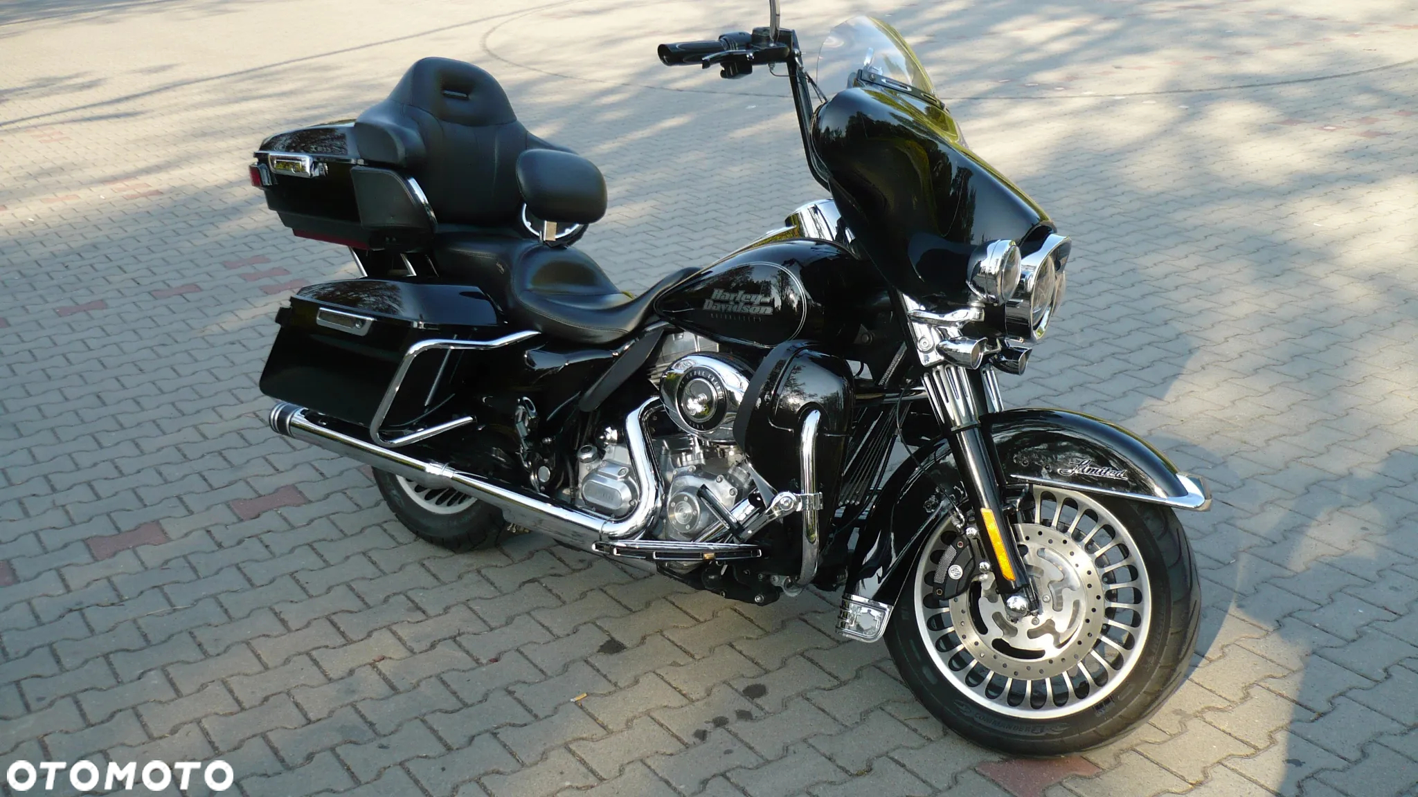 Harley-Davidson FLH Electra Glide - 2