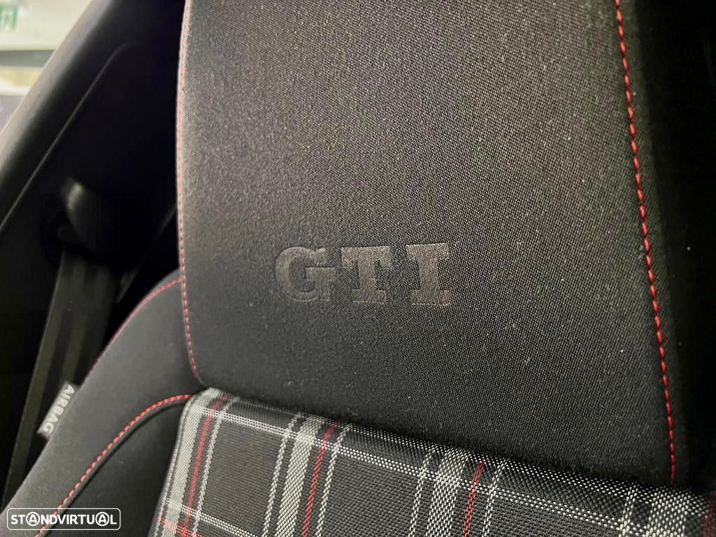 VW Golf 2.0 TSi GTI DSG - 11