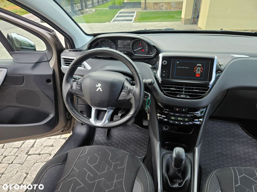 Peugeot 2008 1.2 Pure Tech Signature - 39