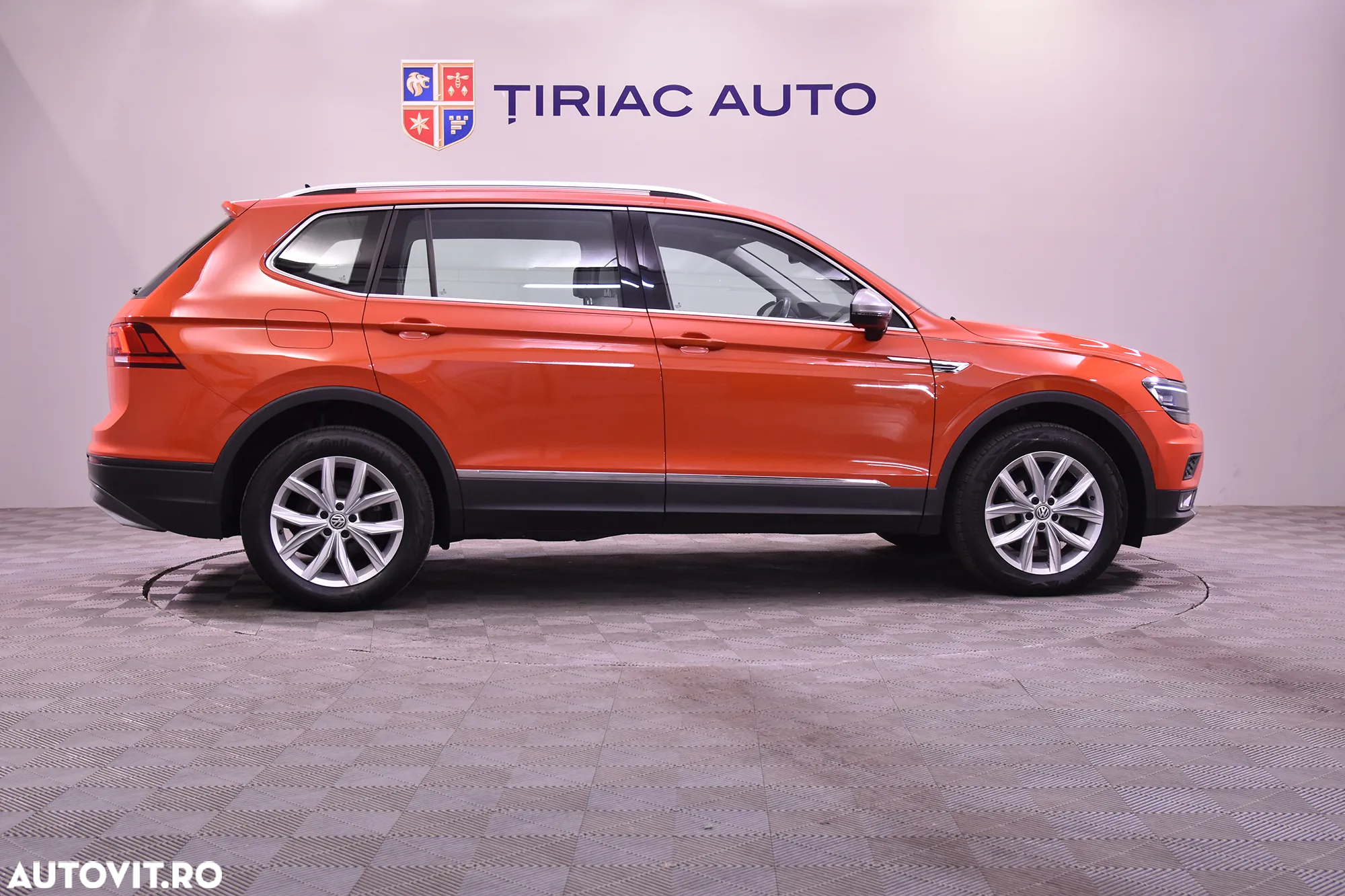 Volkswagen Tiguan Allspace 2.0 TDI DSG Life - 6