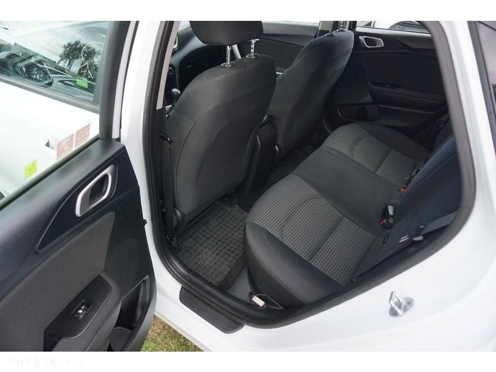 Kia Ceed - 22