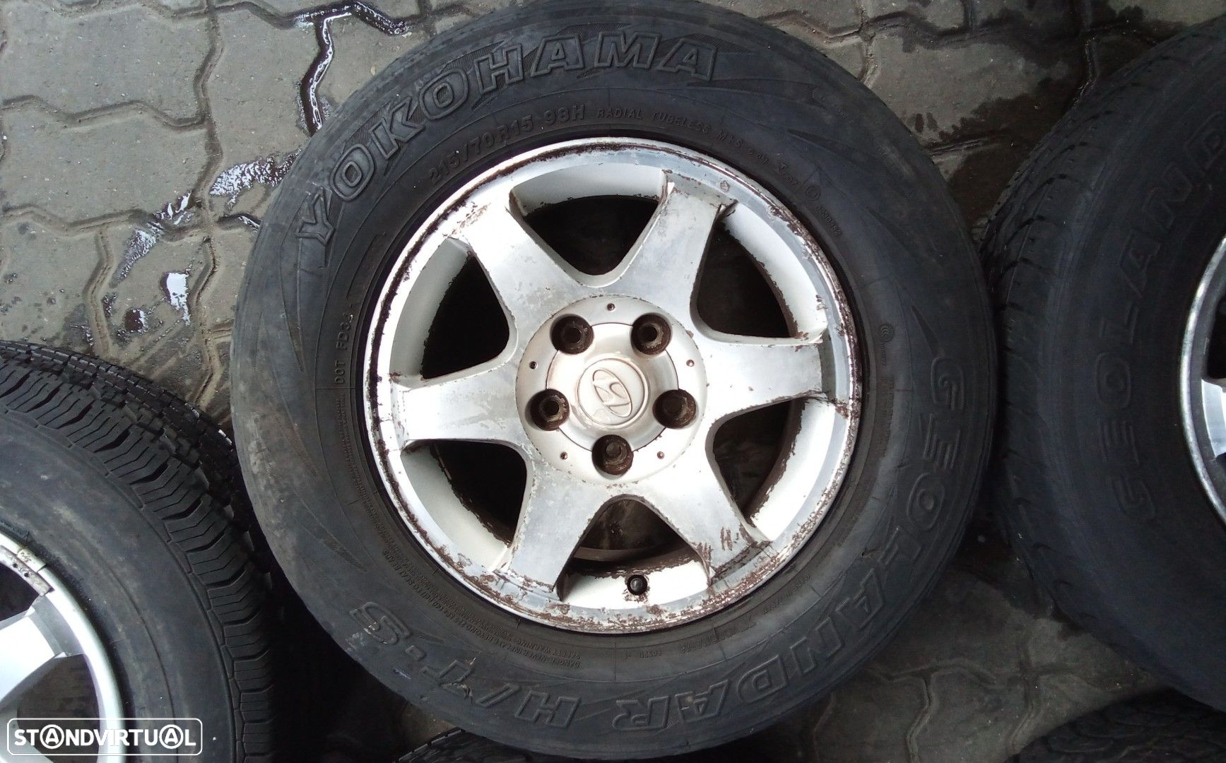 Jantes HYUNDAI SANTA FÉ R15 com pneus 215/70 furação 5x114.3 - 2